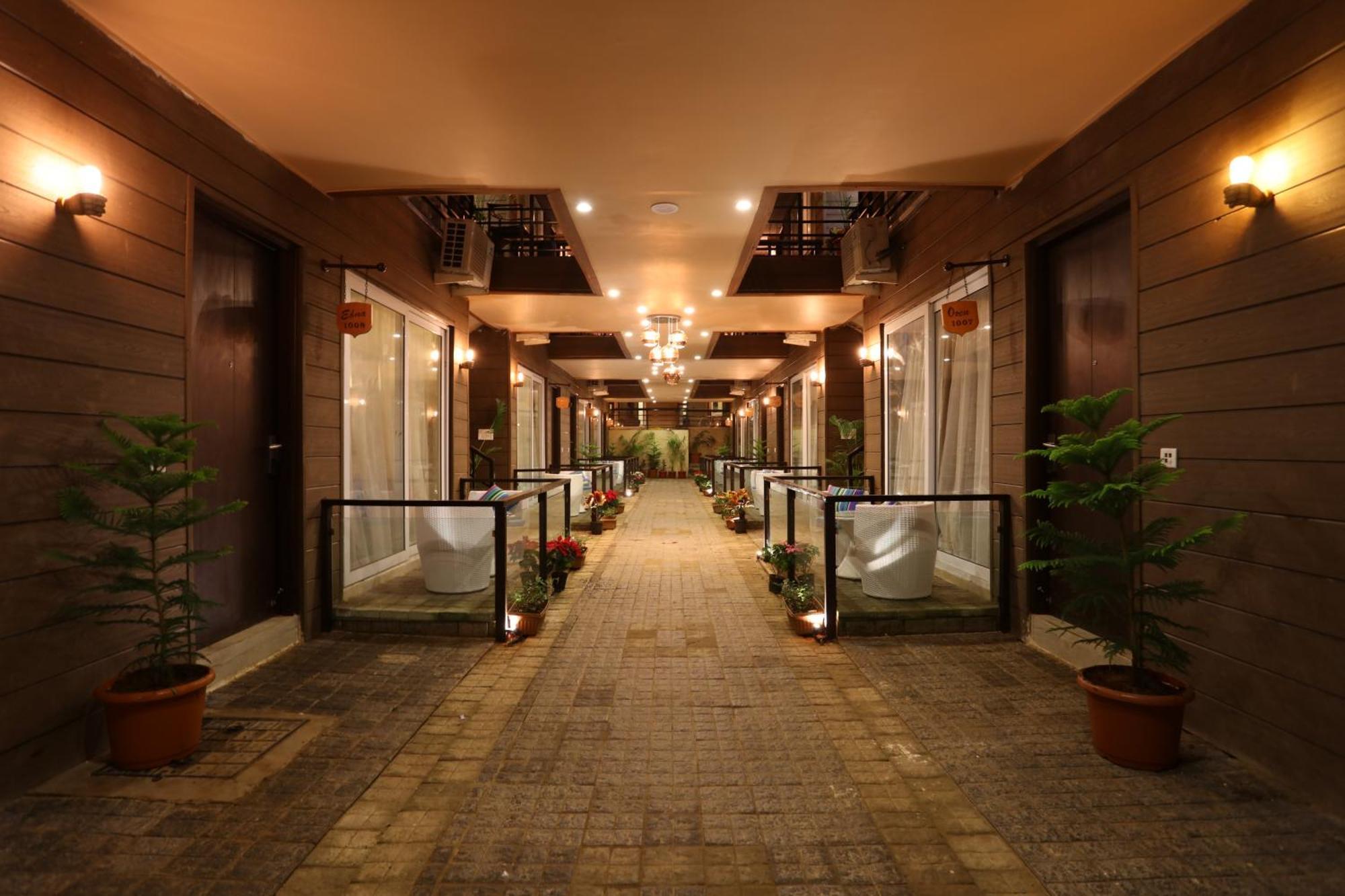 Sinon Baga Retreat Hotel Bagian luar foto