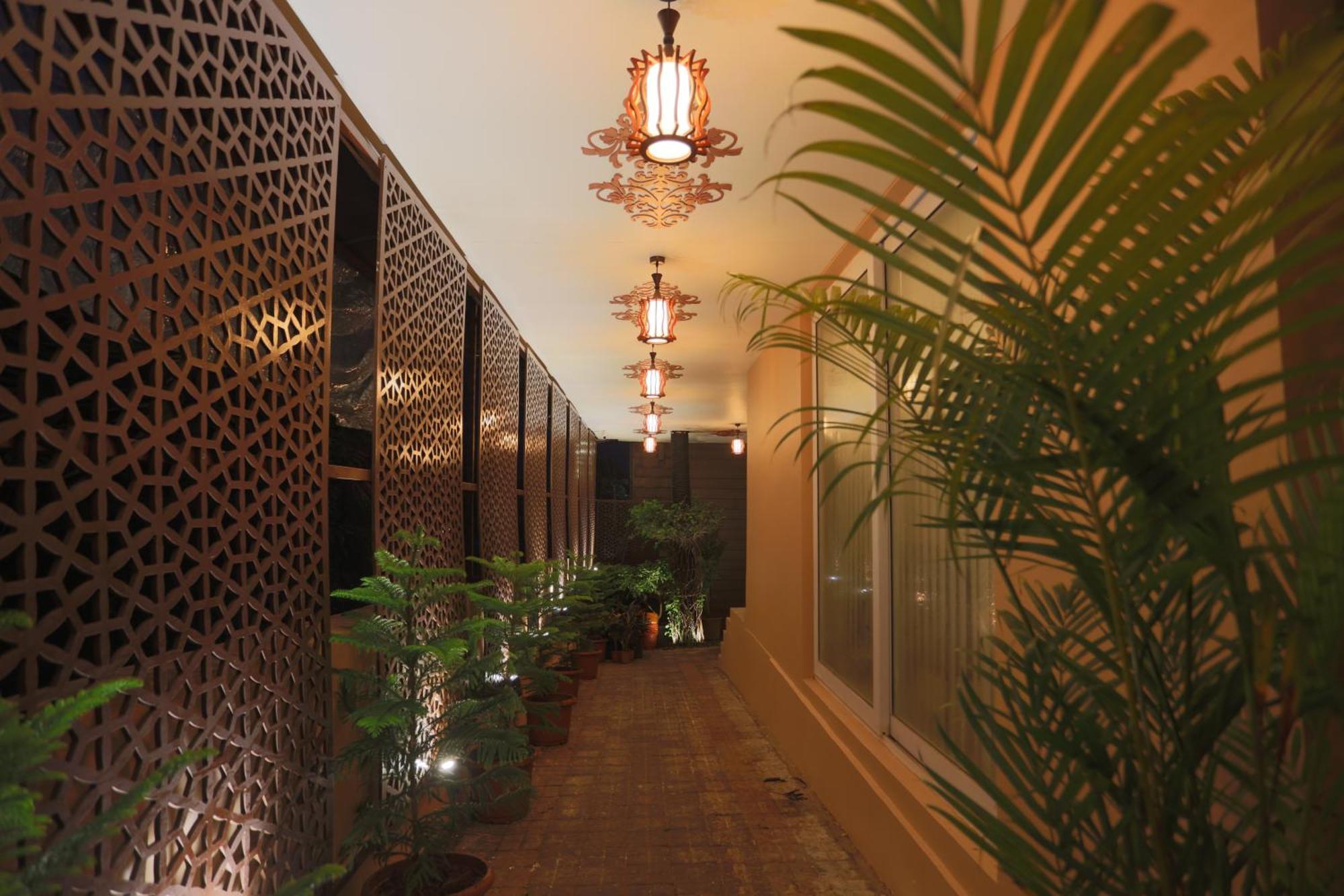 Sinon Baga Retreat Hotel Bagian luar foto