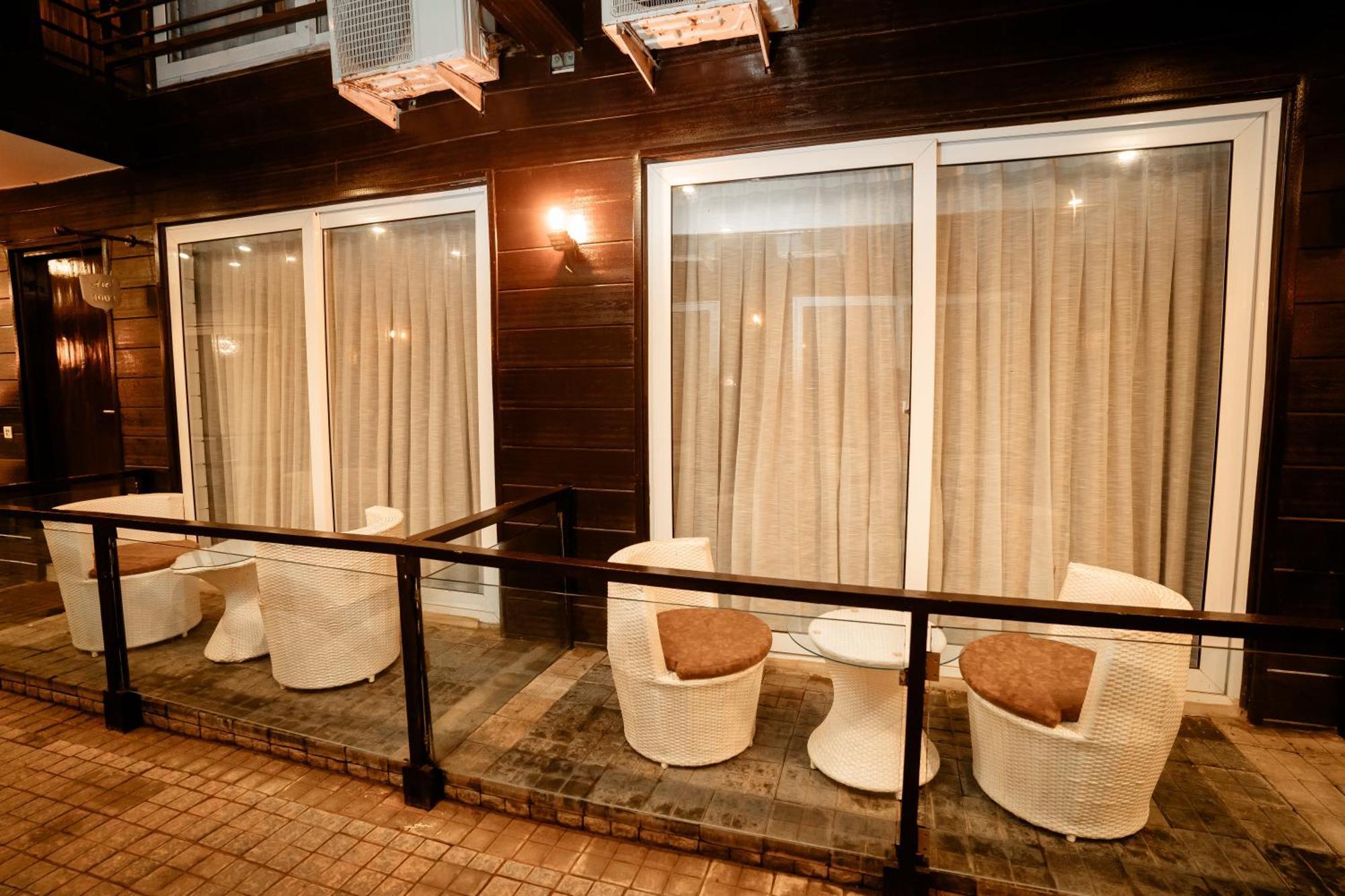 Sinon Baga Retreat Hotel Bagian luar foto