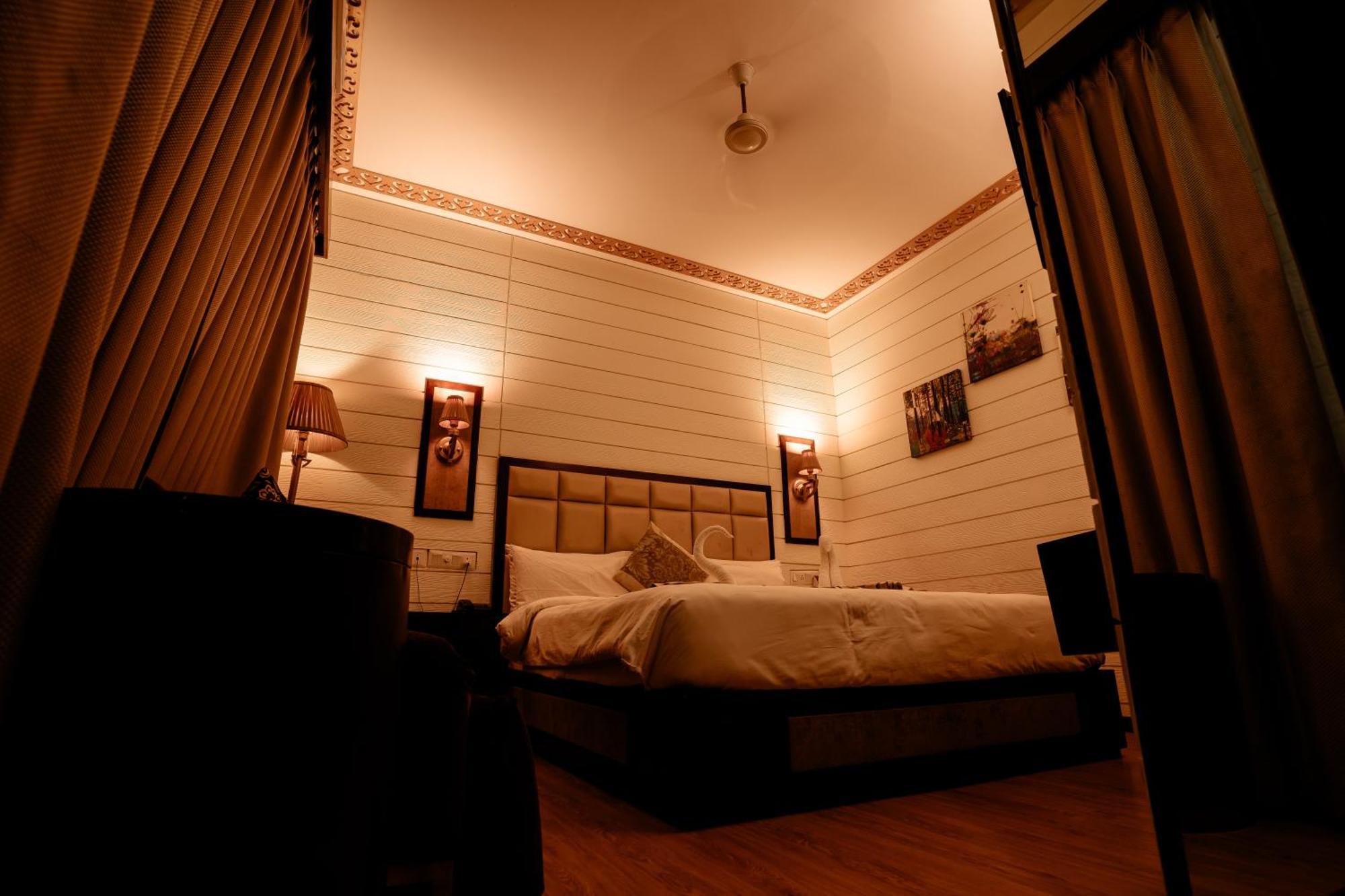 Sinon Baga Retreat Hotel Bagian luar foto